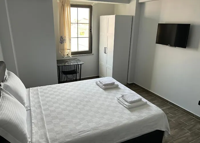 Demirtas Butik * 博兹贾阿达岛